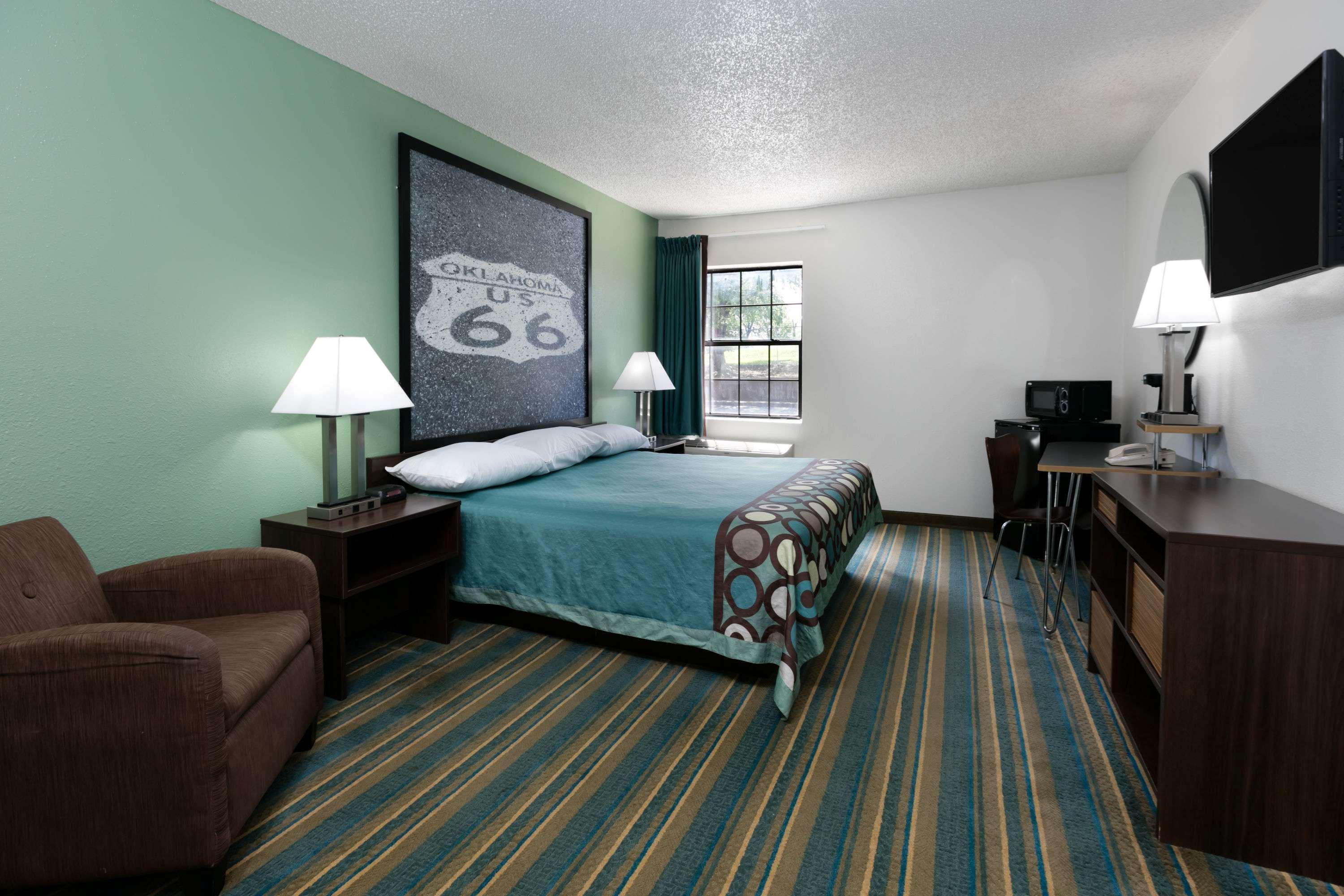 Super 8 by Wyndham Sapulpa/Tulsa Area Motel Glenpool Bagian luar foto