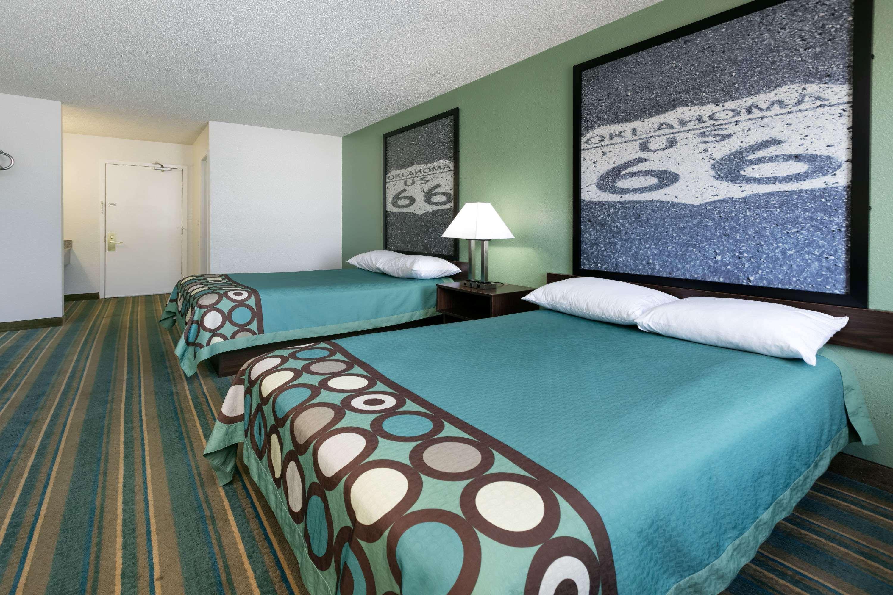 Super 8 by Wyndham Sapulpa/Tulsa Area Motel Glenpool Bagian luar foto